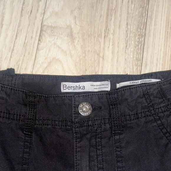 Bershka black straight cargo pants. Women’s sized 2 with adjustable waist. - Picture 4 of 4